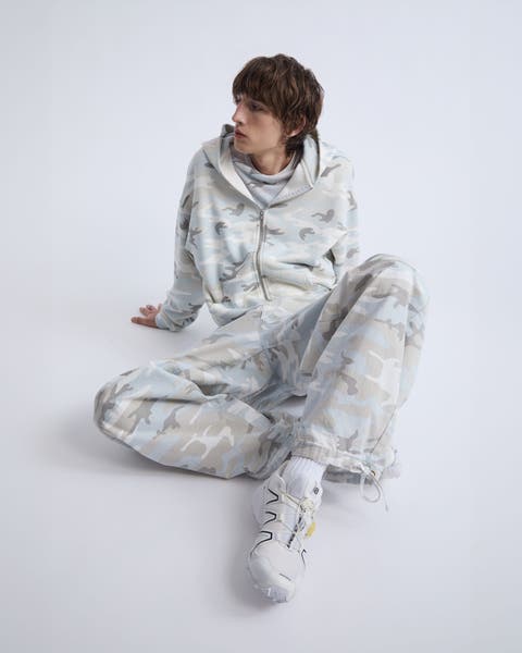 Man in tonal camo Elwood set.