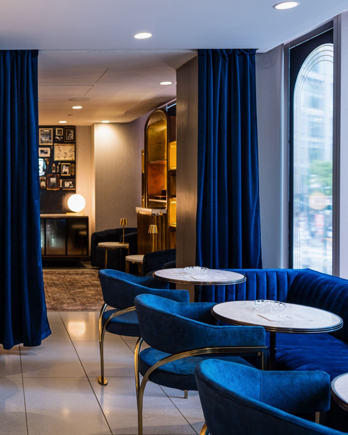 Men's NYC Clubhouse Seating.