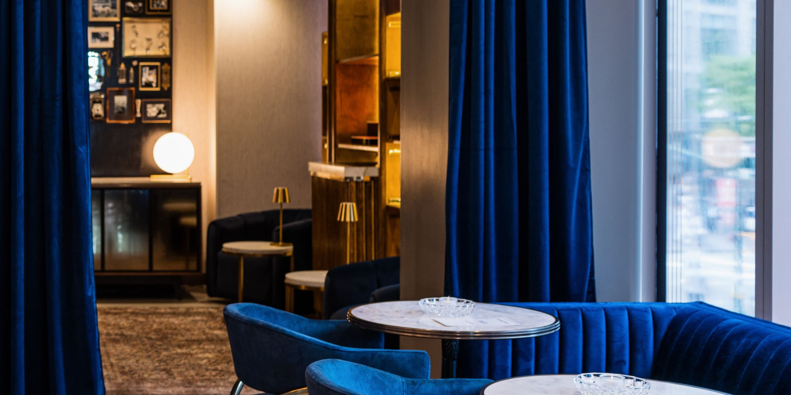 Men's NYC Clubhouse Seating.