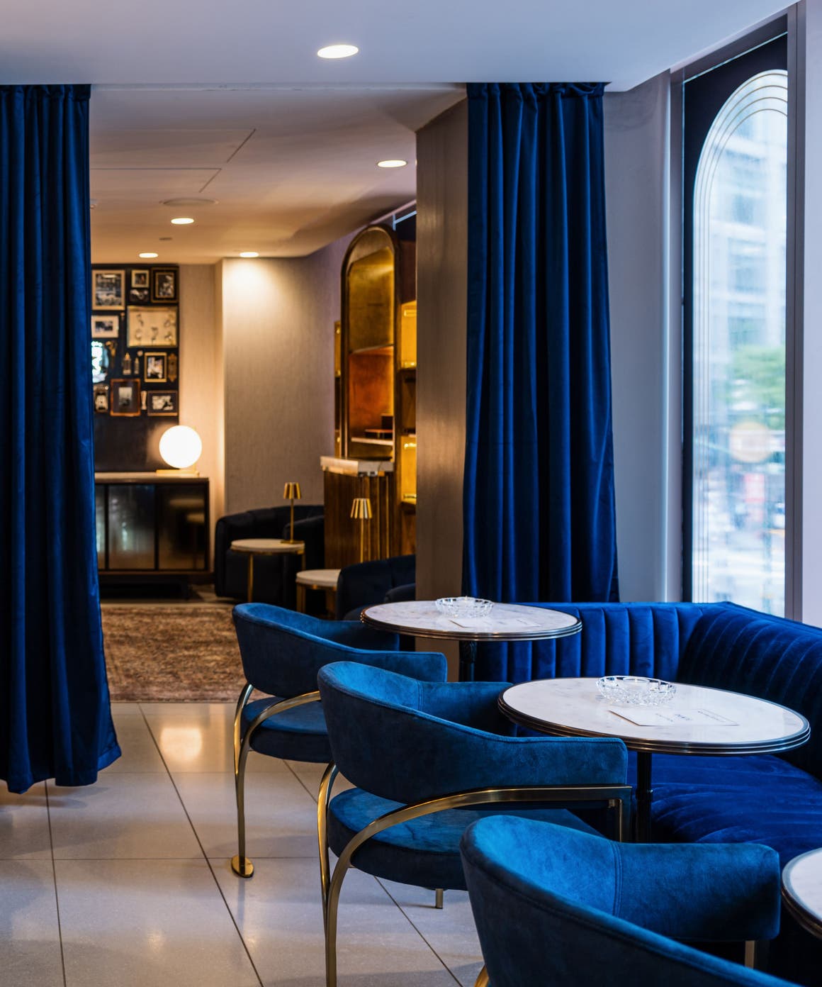 Men's NYC Clubhouse Seating.