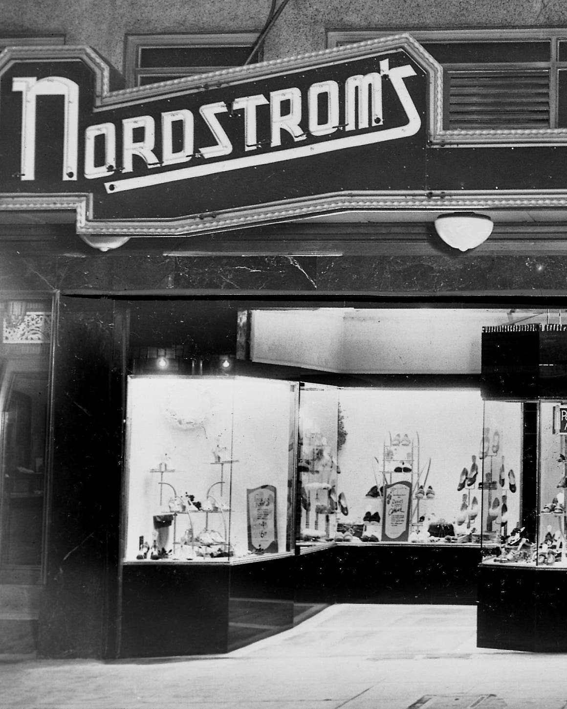 A Wallin & Nordstrom storefront.
