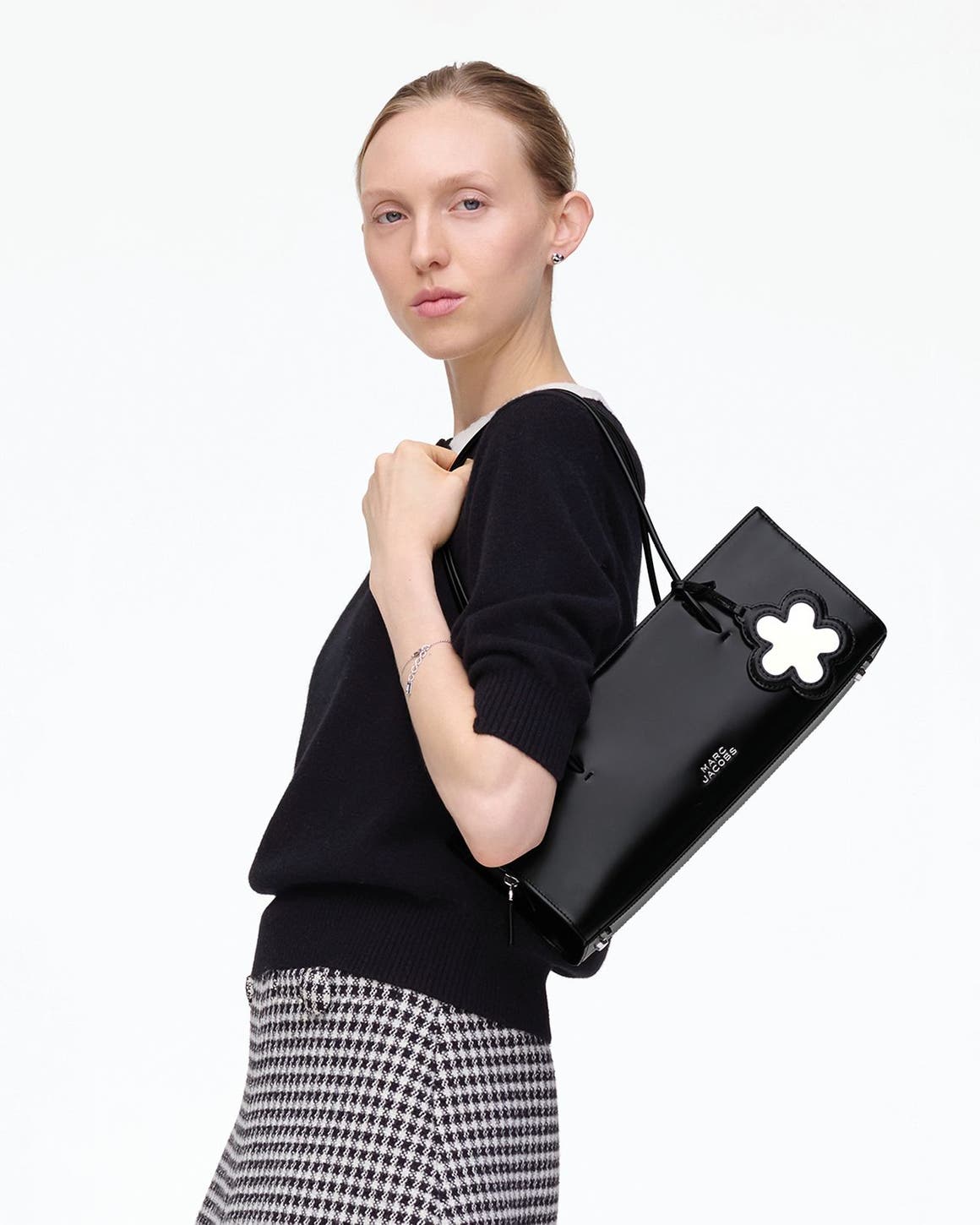 Marc Jacobs Up to 50% Off.