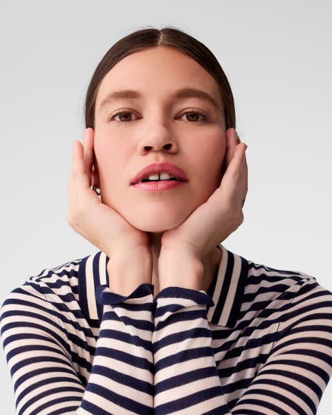 A woman wearing makeup.