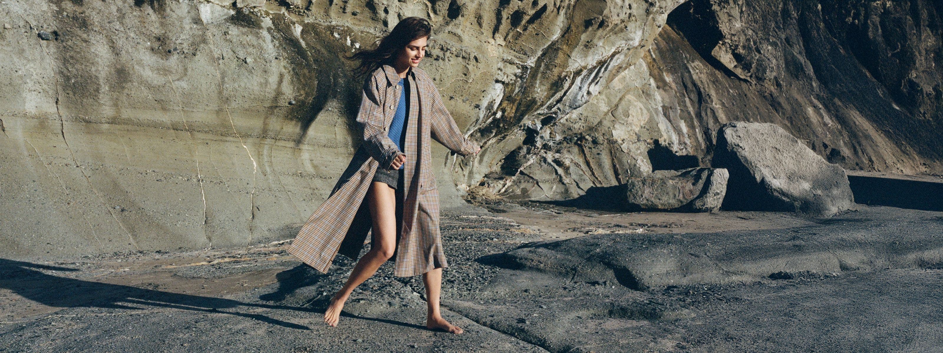 Woman wearing FRAME spring look.