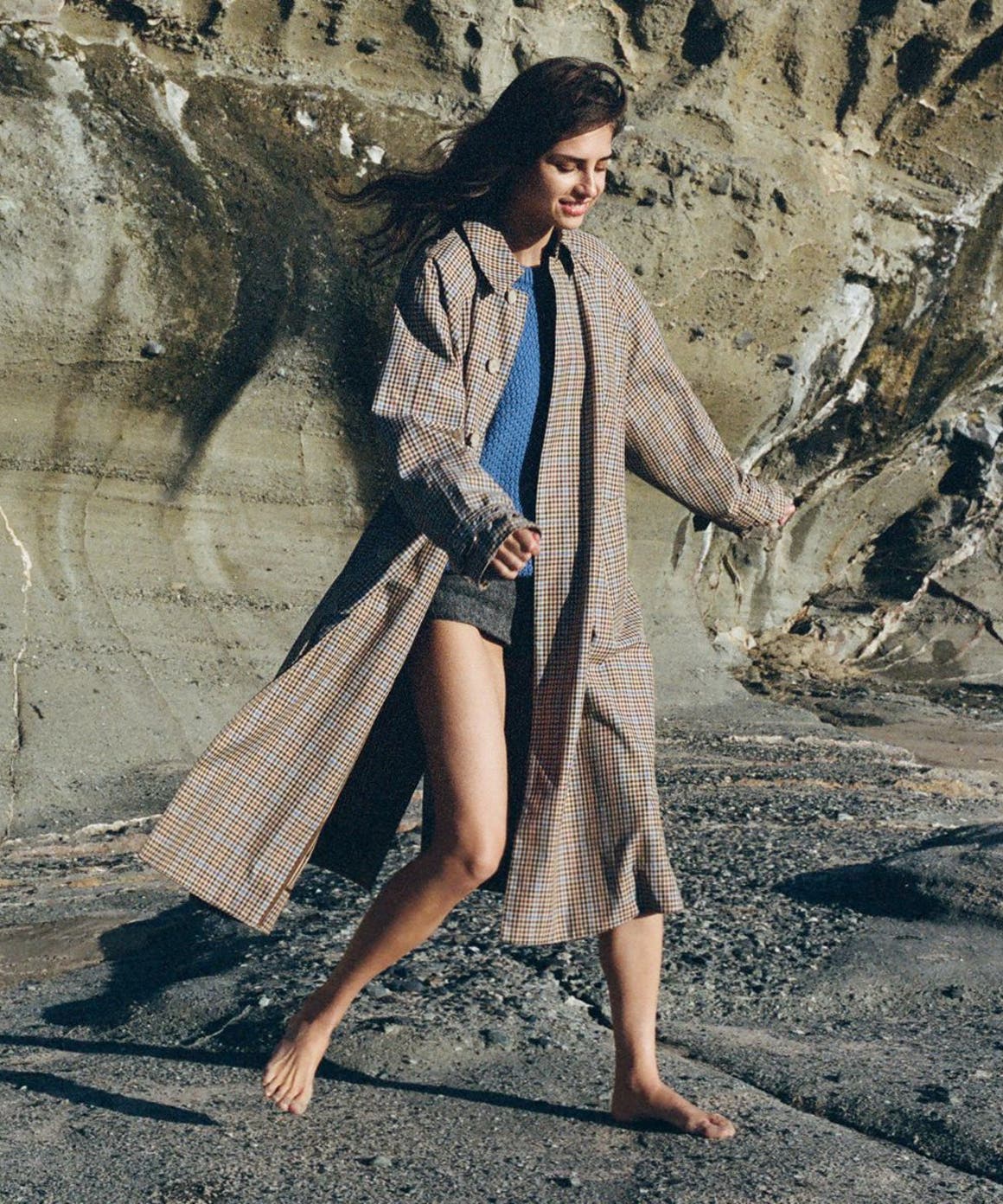 Woman wearing FRAME spring look.