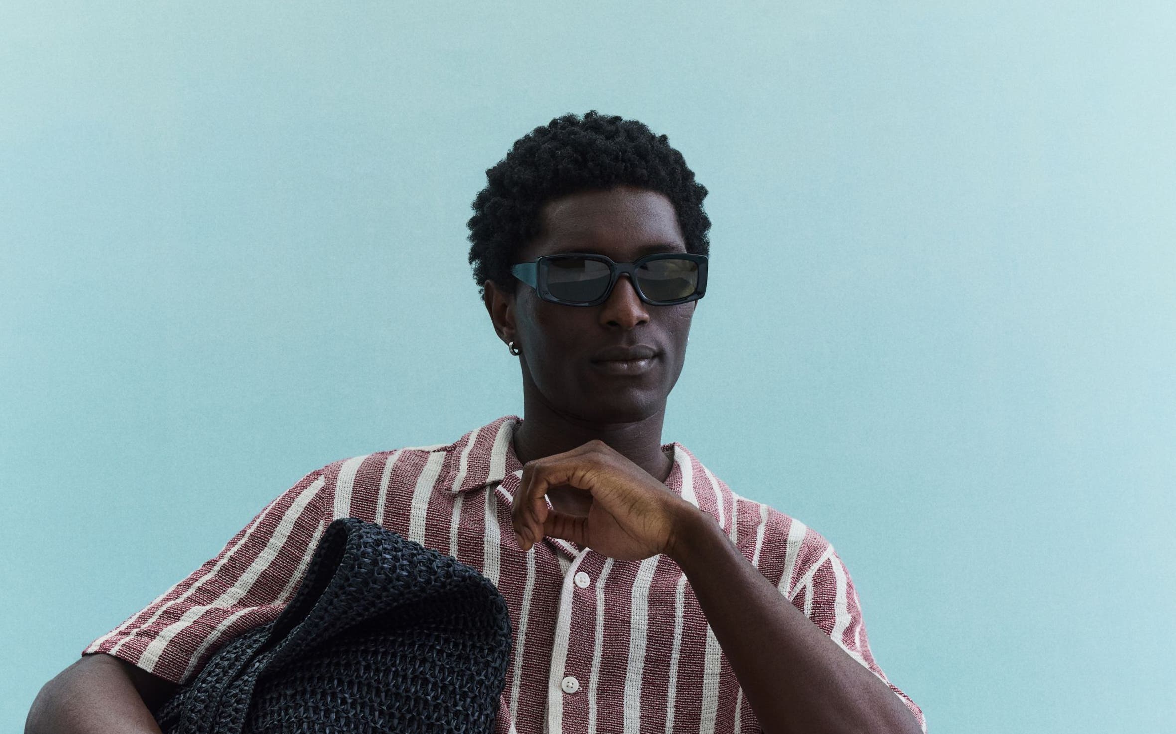 Man wearing matching striped set from H&M.