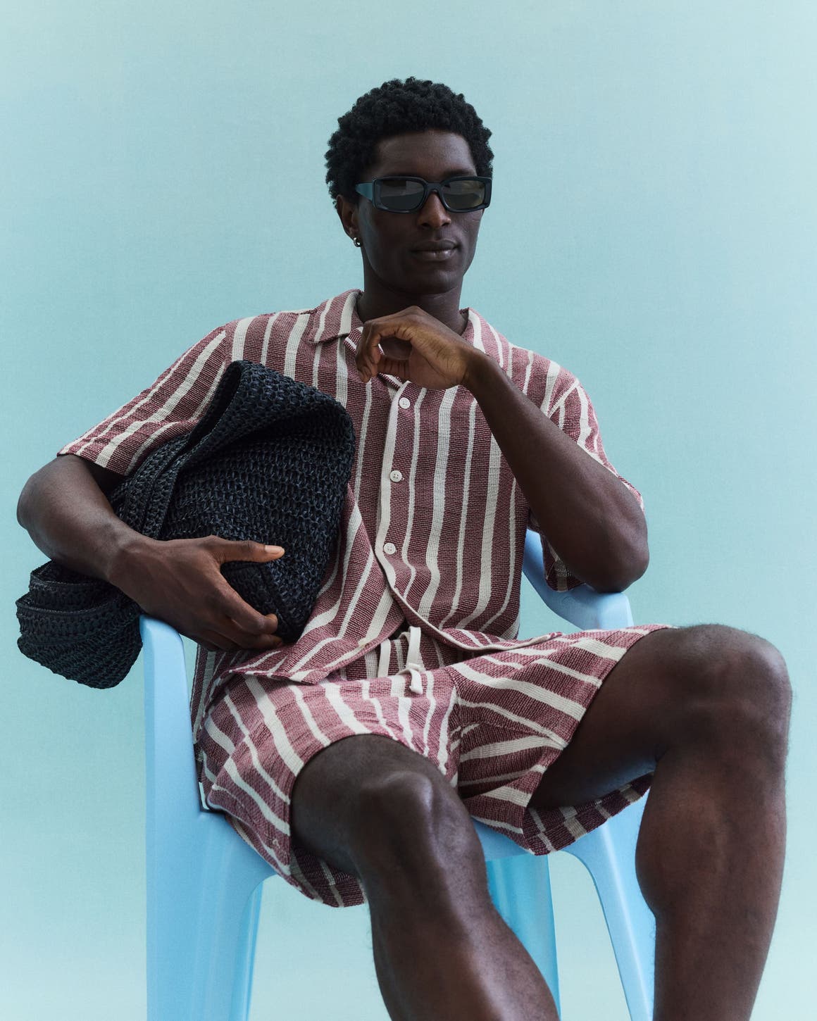 Man wearing matching striped set from H&M.