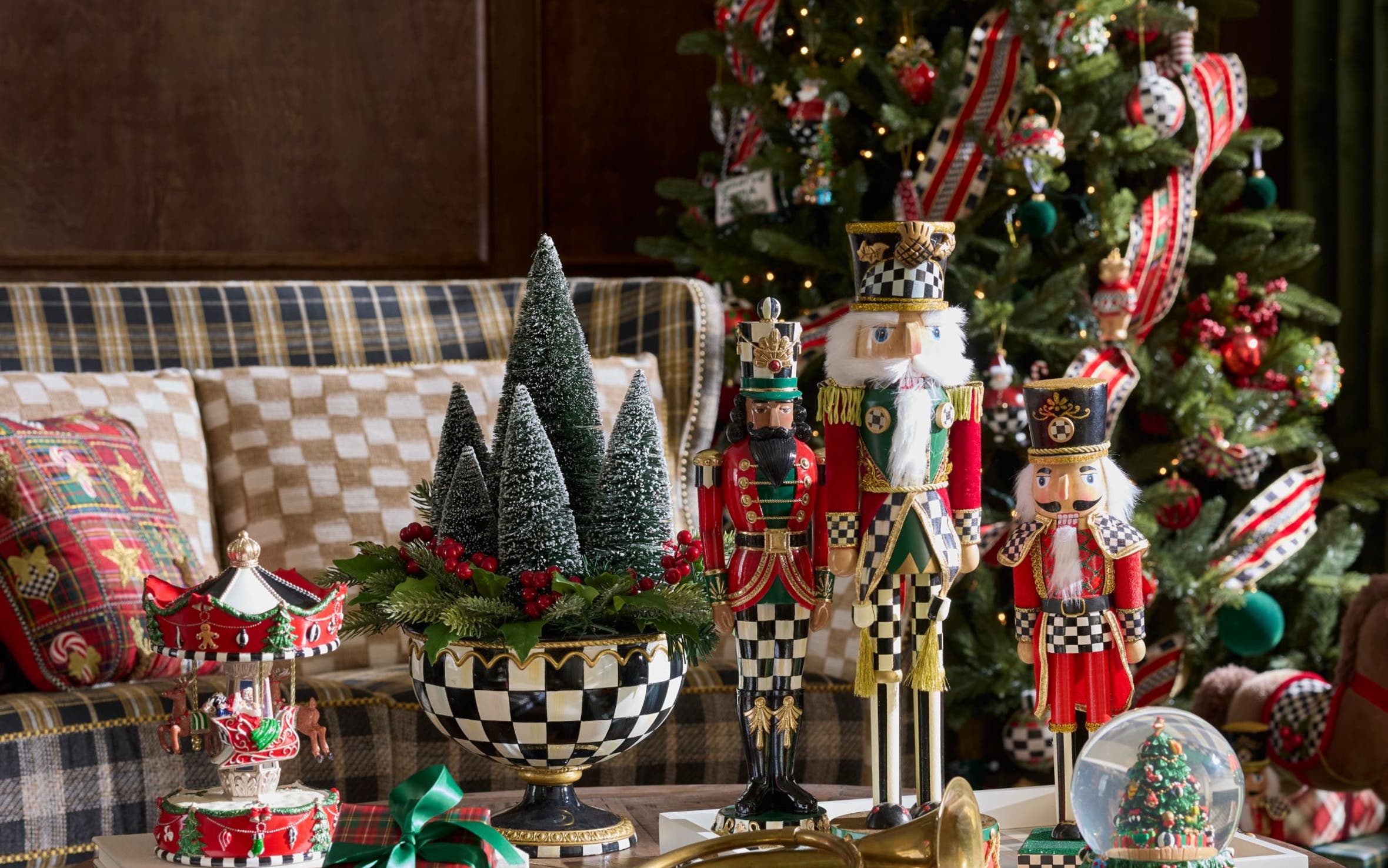 mackenziechilds_0925_v04971a_006