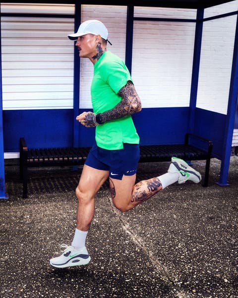 Men's Nike Clothing.