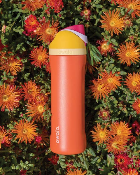 An Owala water bottle.