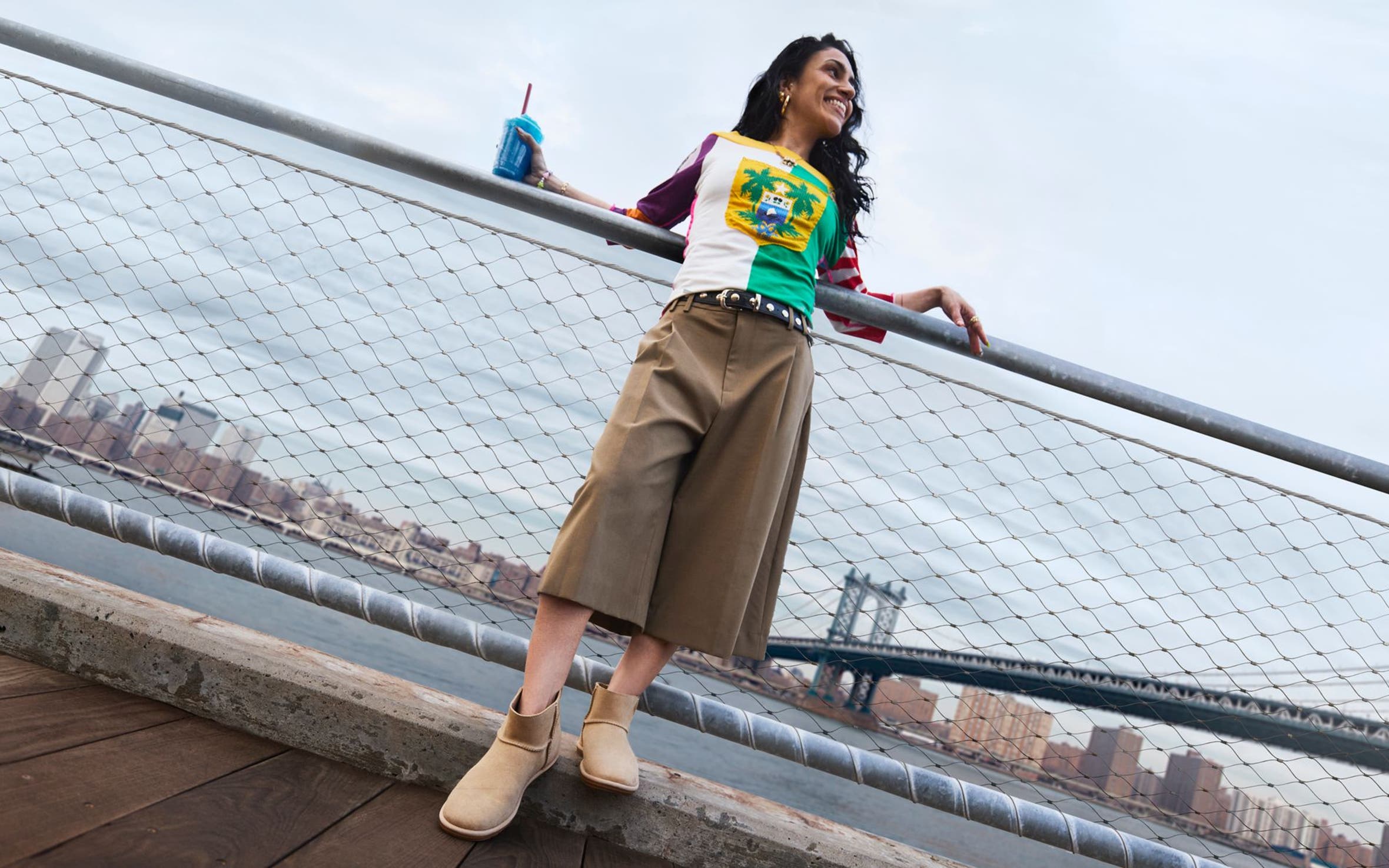 Woman wearing UGG look.