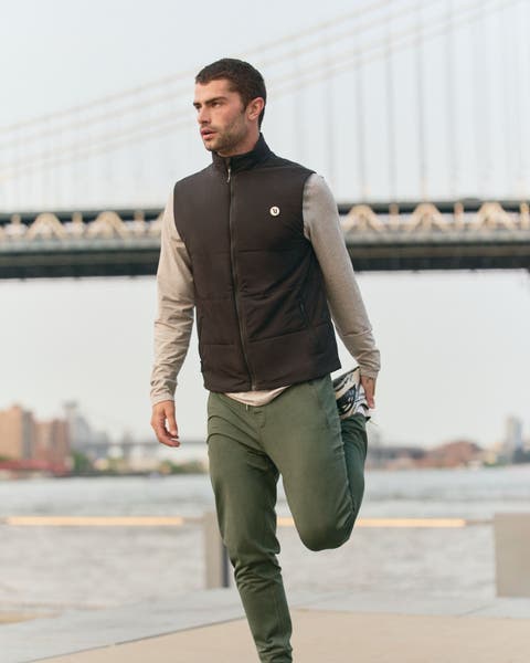 Man wearing Vuori apparel.