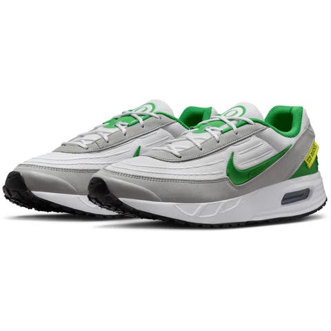 Unisex Nike  White Oregon Ducks Air Max Verse Sneakers