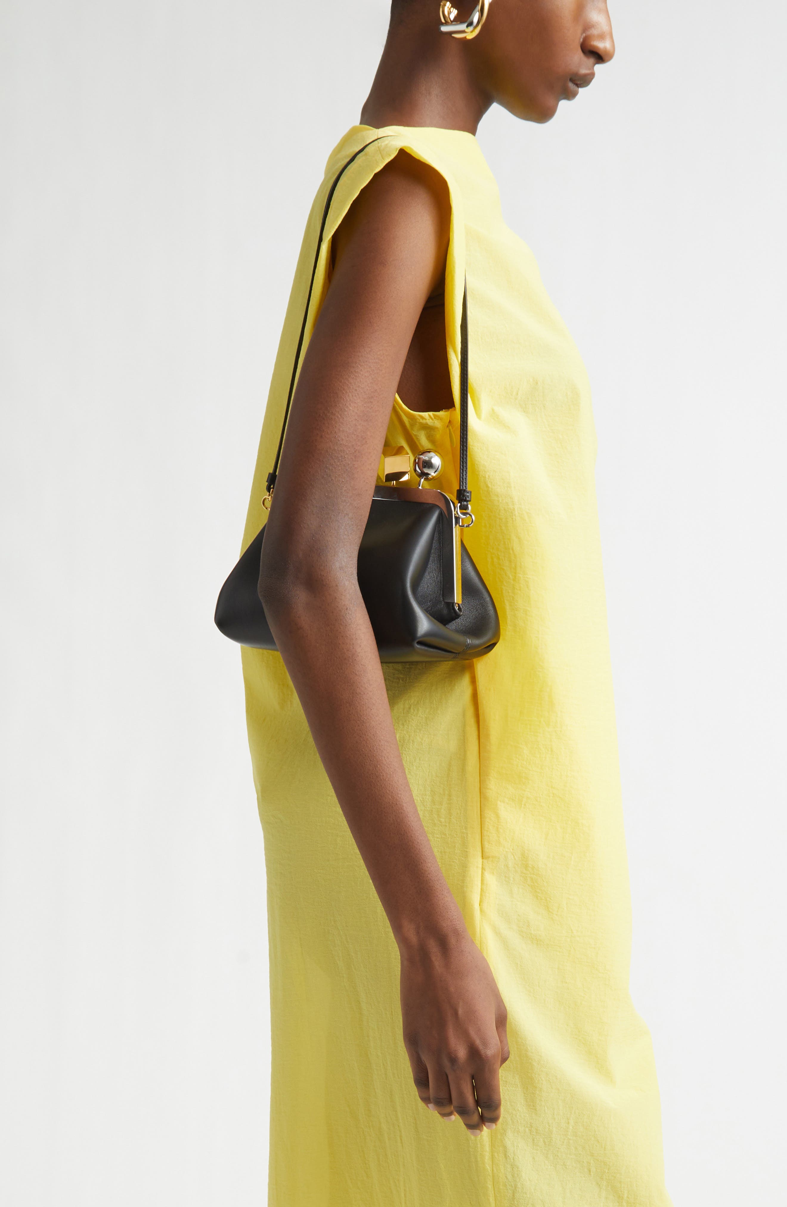 Jacquemus Le Berlingot Leather Frame Handbag, Alternate, color, Black 990