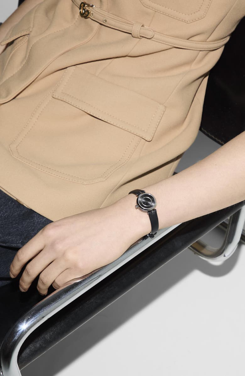 Gucci Model 2000 Leather Strap Watch, 24mm, Alternate, color, Black/ Silver