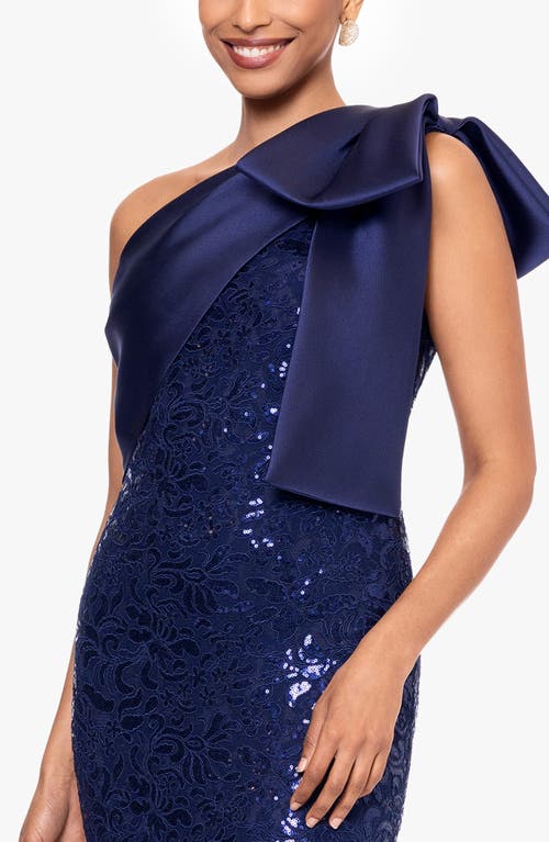 BETSY & ADAM BETSY & ADAM SEQUIN SLEEVELESS GOWN