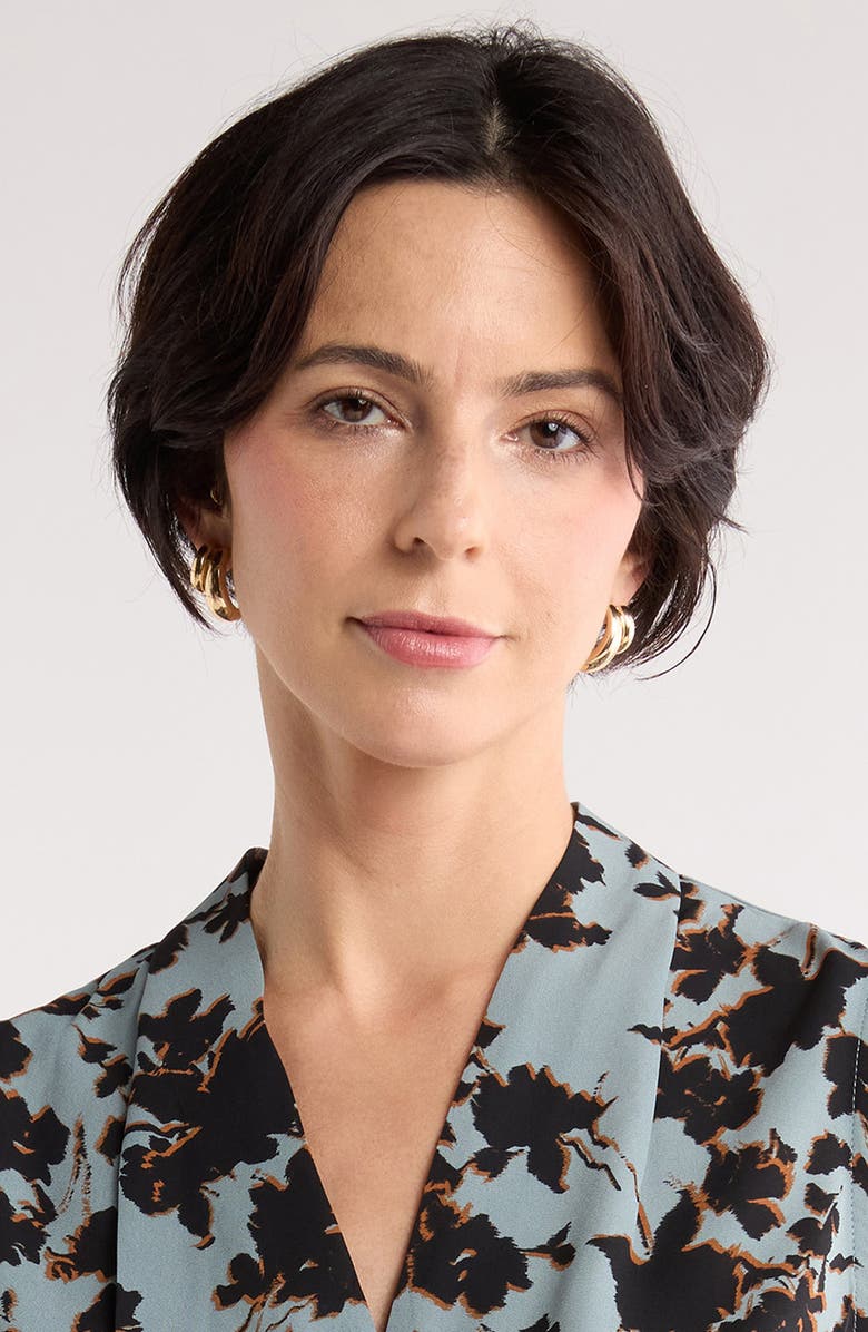 NORDSTROM RACK Waterproof Sculpted Huggie Hoop Earrings, Alternate, color,