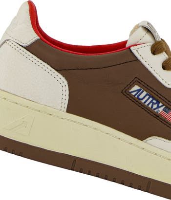 Medalist Low Sneaker