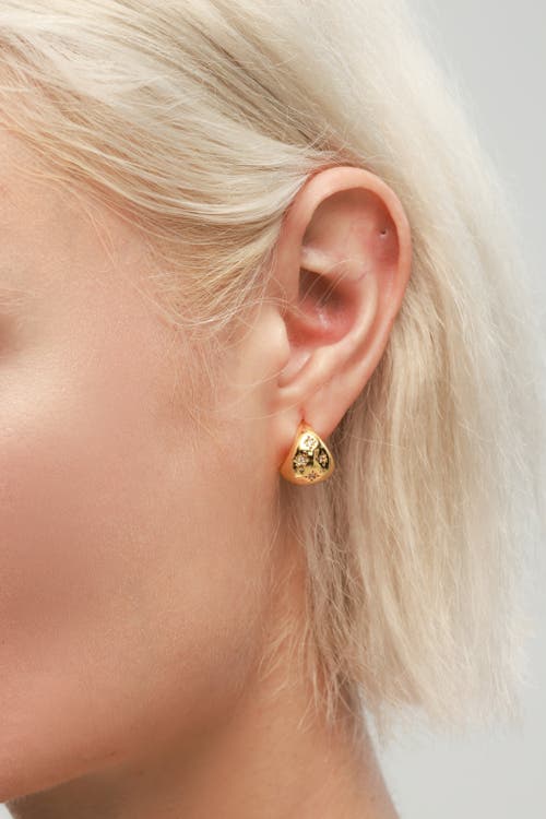 Classicharms Sparkling Star Drop Shape Studs In Gold