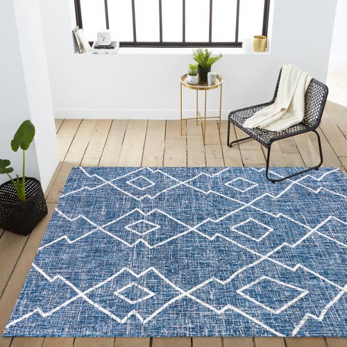 Jonathan Y Carwa Diamond Trellis Indoor/outdoor Area Rug In Blue/ivory
