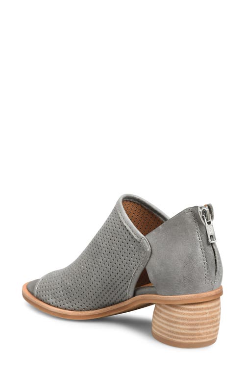 Söfft Carleigh Sandal In Moon Grey Perf