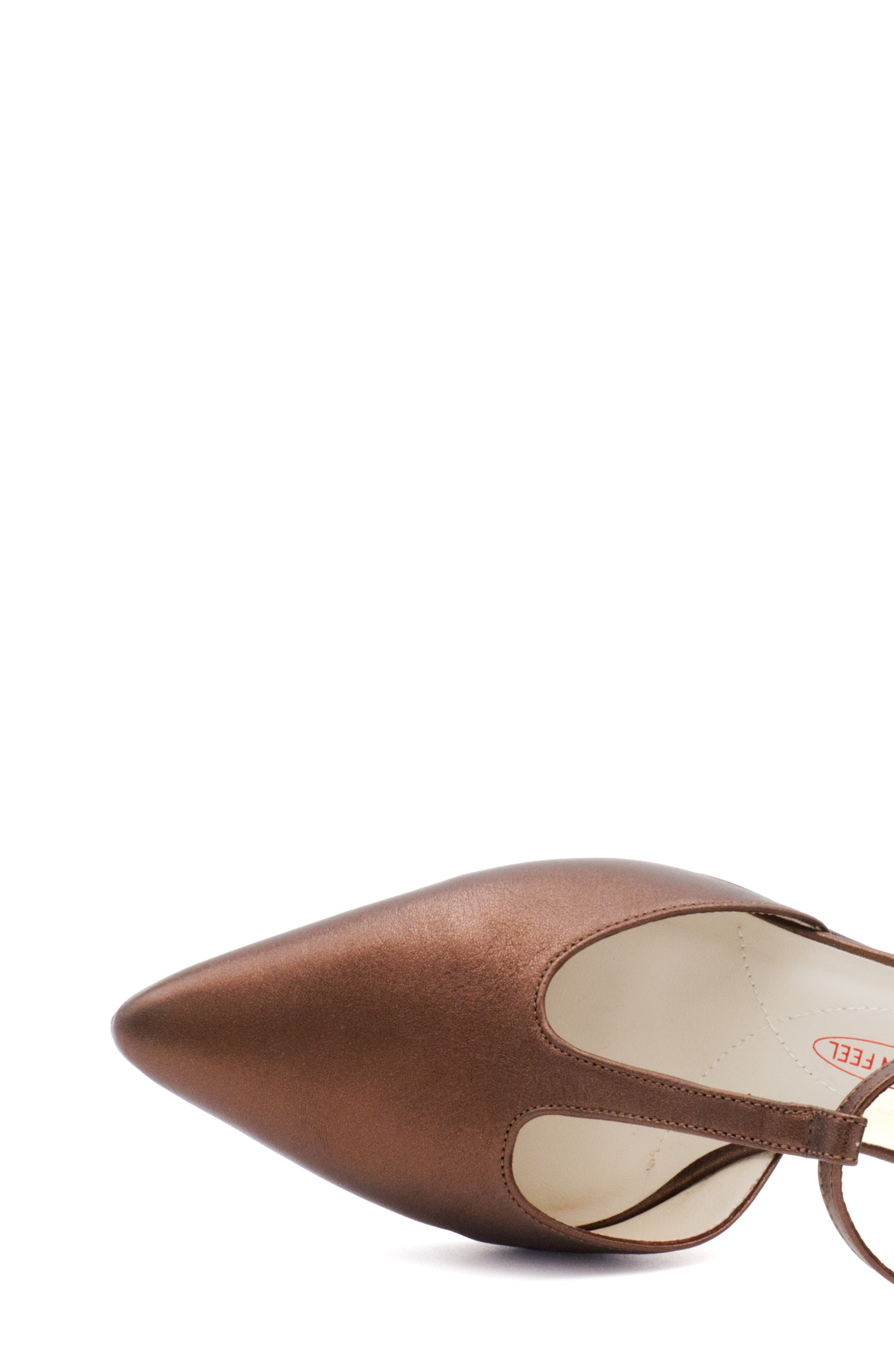 Amalfi by Rangoni Pipistrello Pointed Toe Pump, Alternate, color, Arktos Etoile