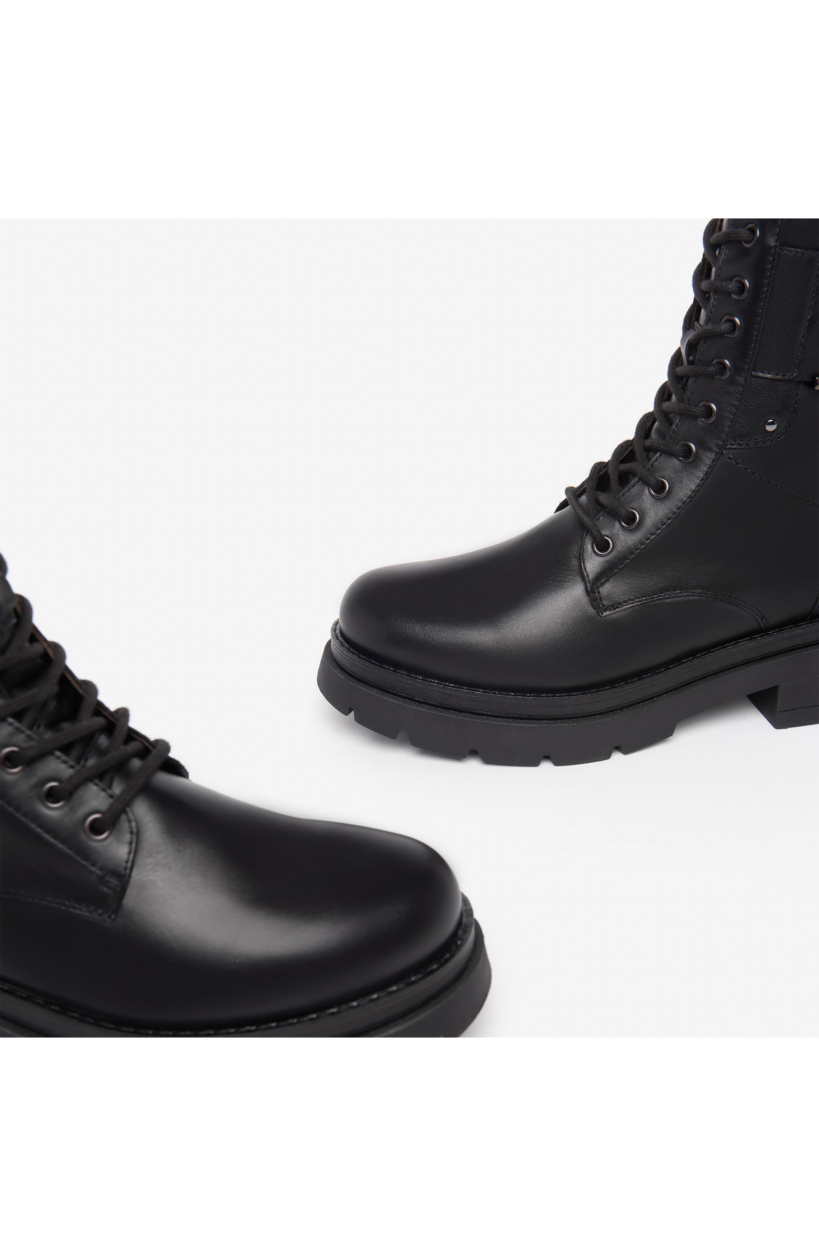 NeroGiardini Logo Plate Lug Sole Bootie, Alternate, color, 