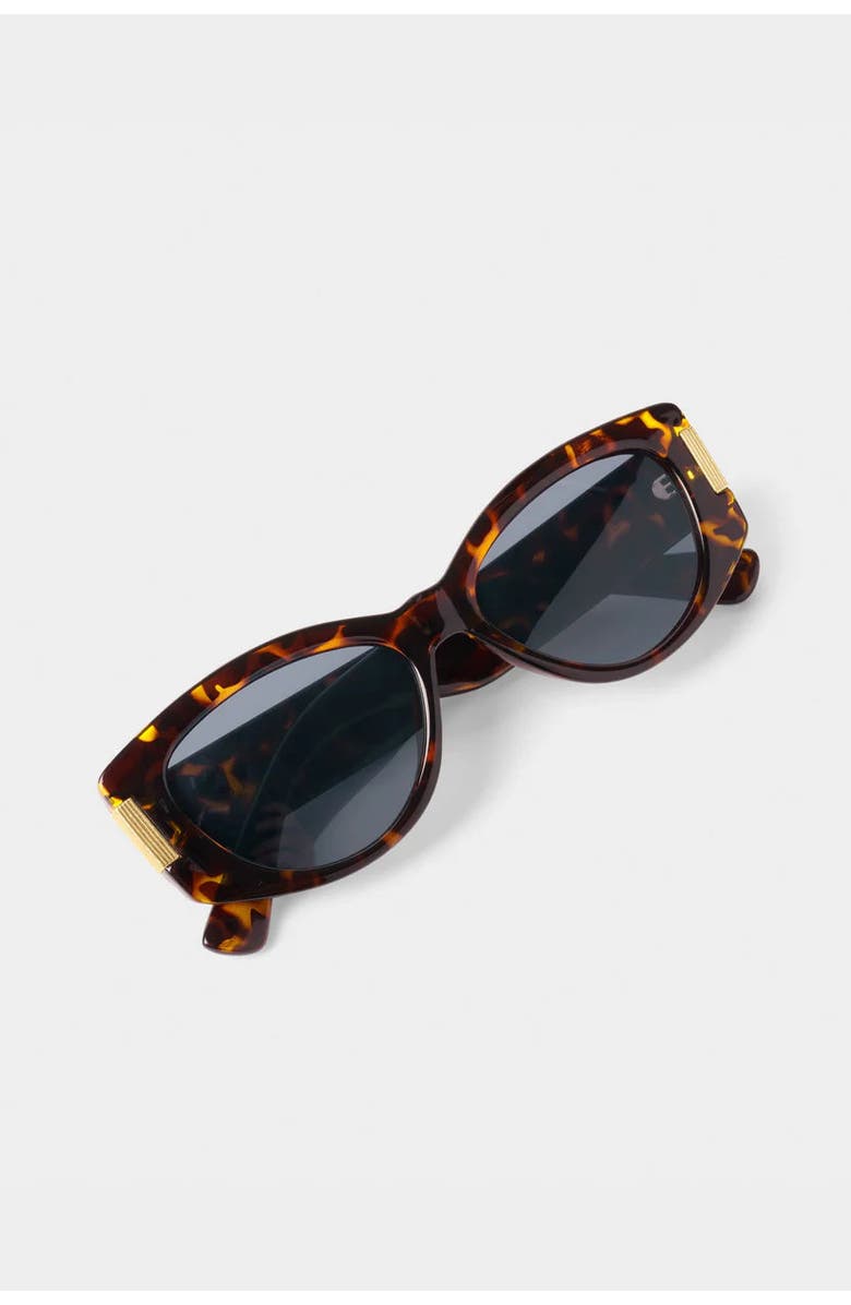Katie Loxton Rimini Sunglasses in Dark Tortoiseshell, Alternate, color, Dark Tortoiseshell