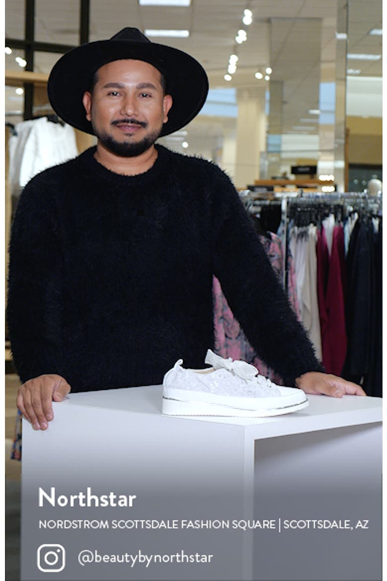 Novella Spritz Sneaker video