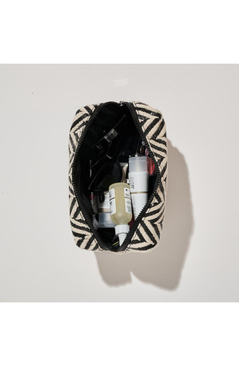 URBAN EXPRESSIONS HANDBAGS Chevron Chic Cosmetic & Travel Organizer Pouch, Alternate, color, Black White