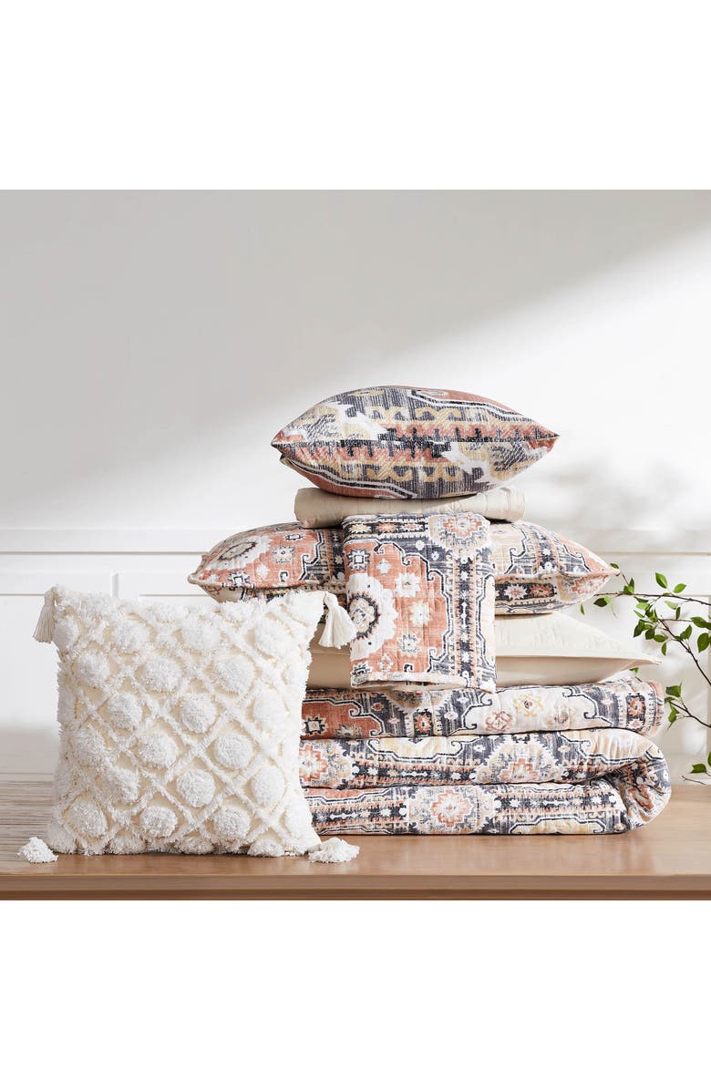 SOUTHSHORE FINE LINENS Kilim 7-Piece Oversized Quilt Bedding Set, Alternate, color, Natural