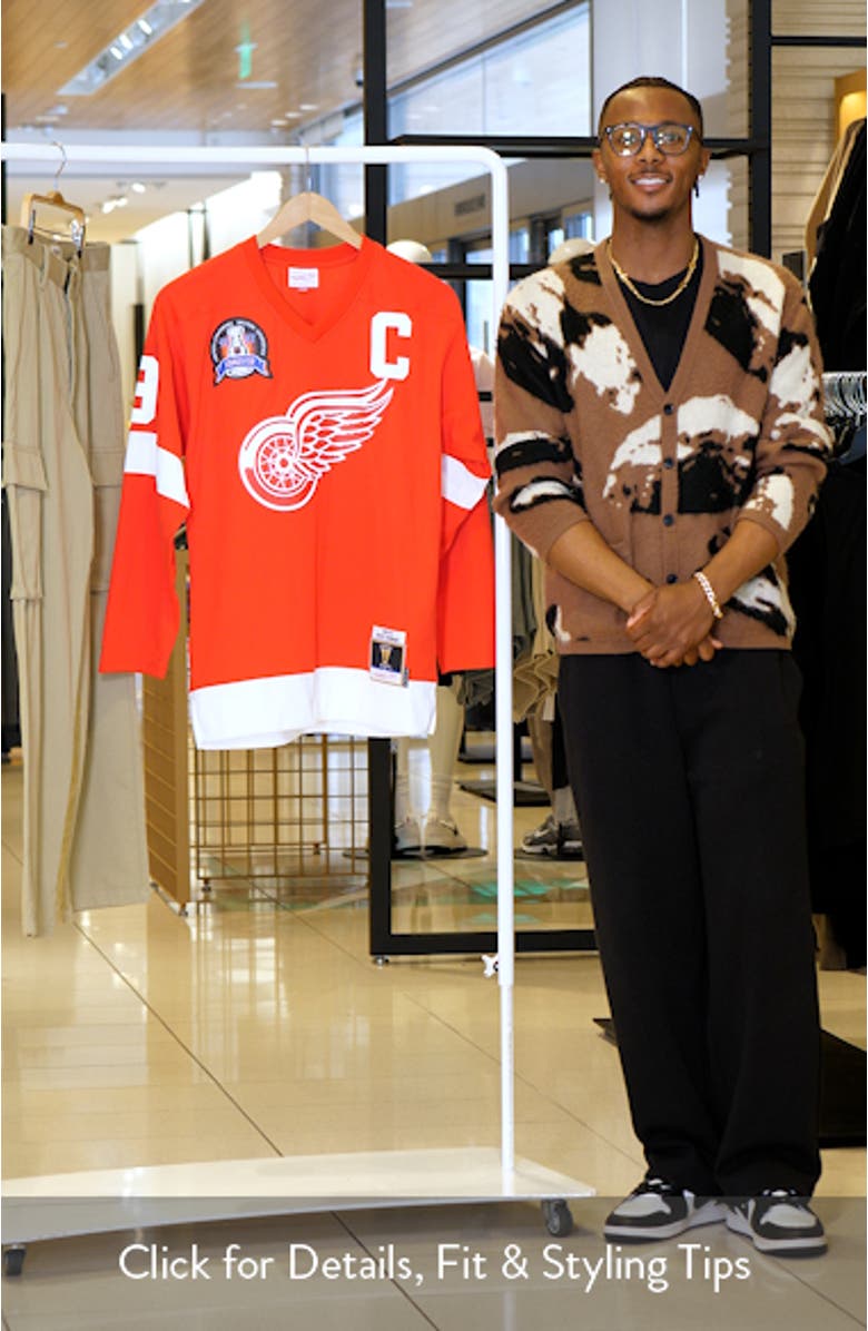 Men's Mitchell & Ness Steve Yzerman Red Detroit Red Wings Captain Patch 1996/97 Blue Line Player Jersey, sales video thumbnail