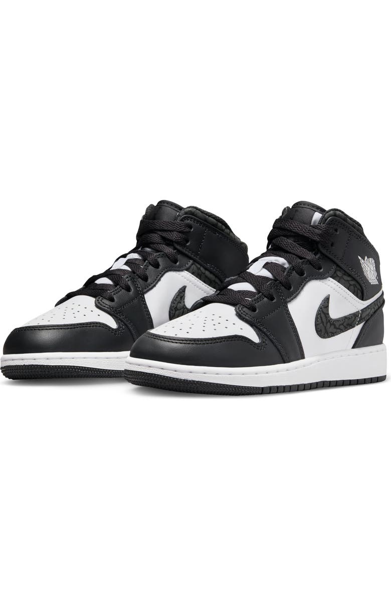 Jordan Nike Jordan Air Jordan 1 Mid SE Basketball Shoe, Main, color,