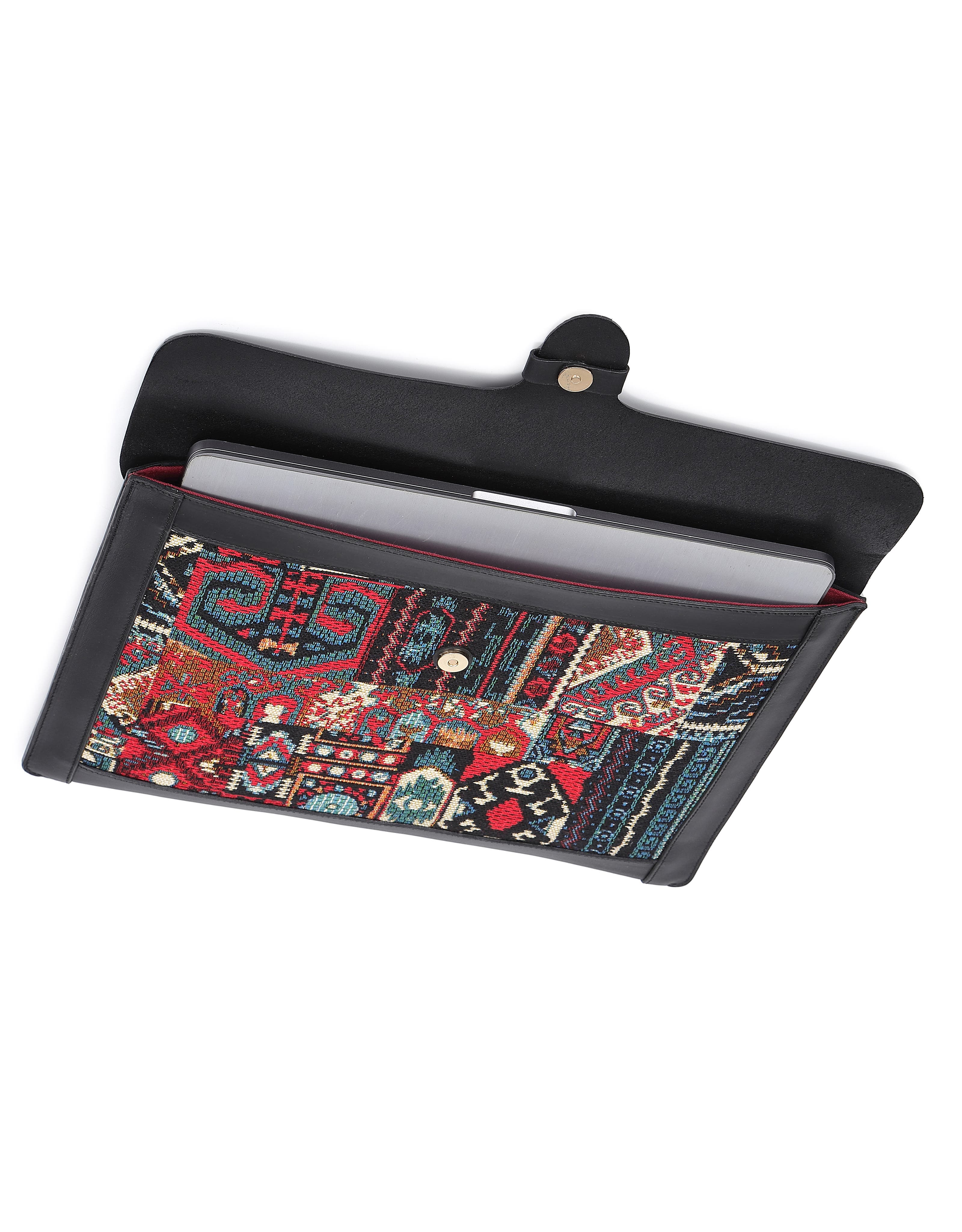 OLD TREND Myrtle Genuine Leather Laptop Sleeve, Alternate, color, Black