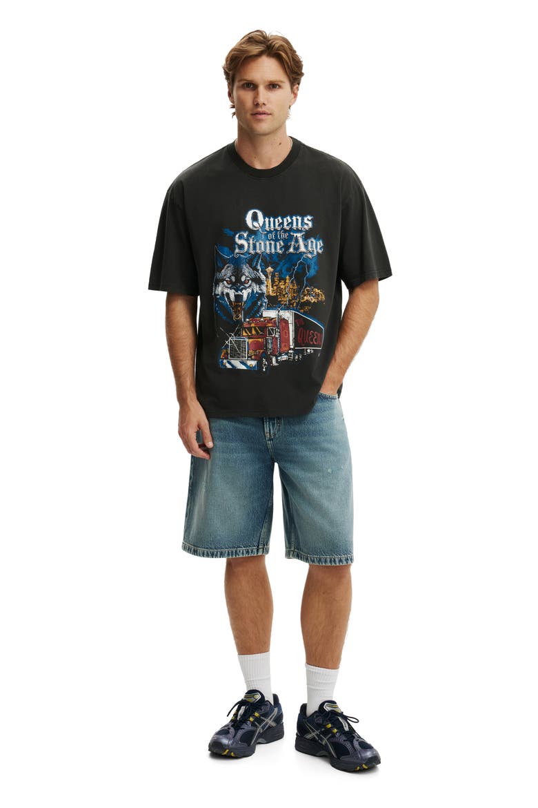 Men's Everyday Fit Music T-Shirt, Alternate, color, Washed Black  Queens Of The