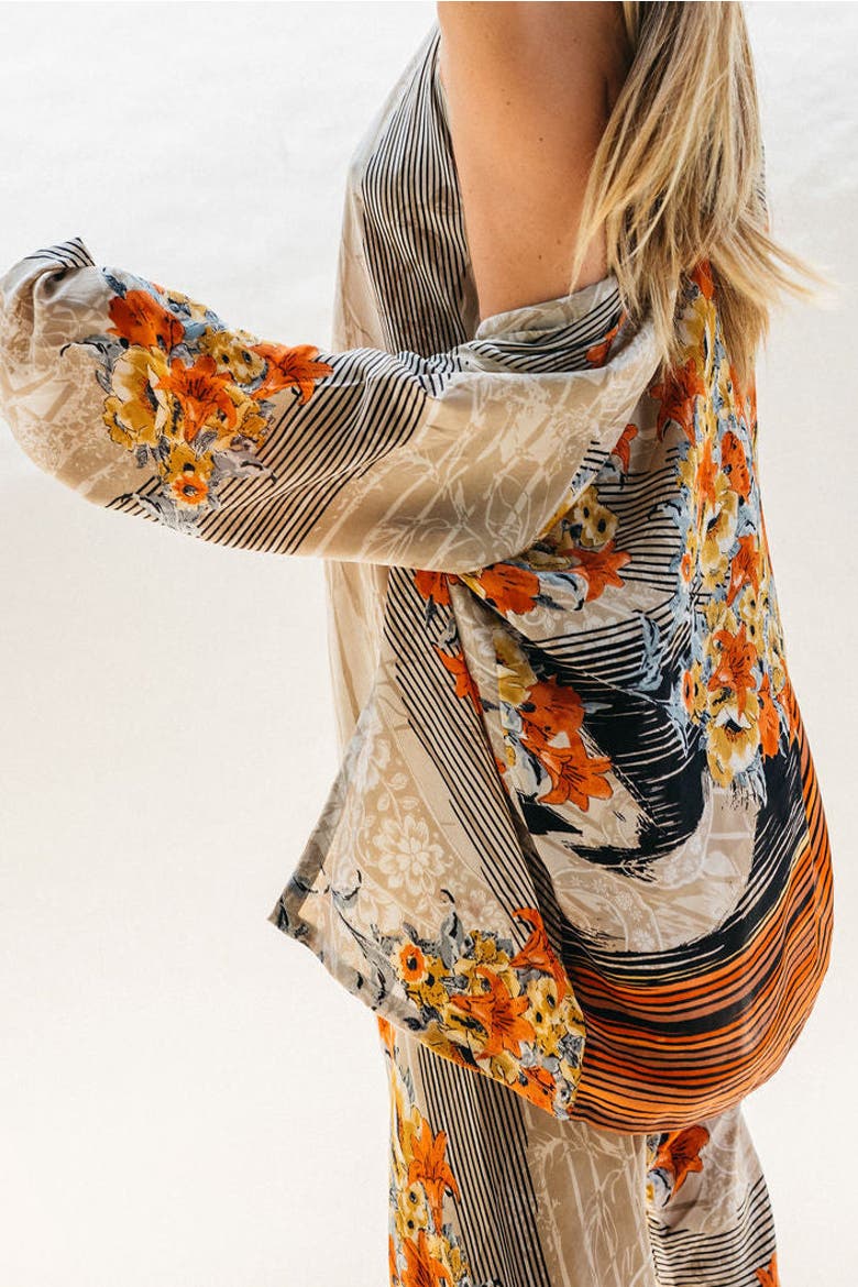 The Set Spindrift, Alternate, color, Grey & Orange
