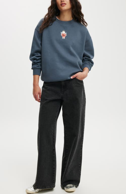 COTTON ON COTTON ON CLASSIC FLEECE GRAPHIC CREW SWEATSHIRT 