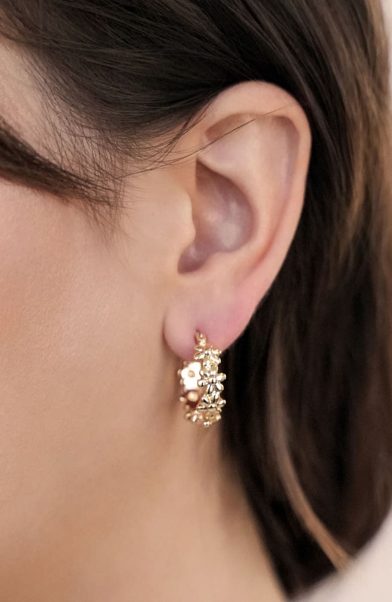 Ettika Small Floral Hoop Earrings, Alternate, color, Gold