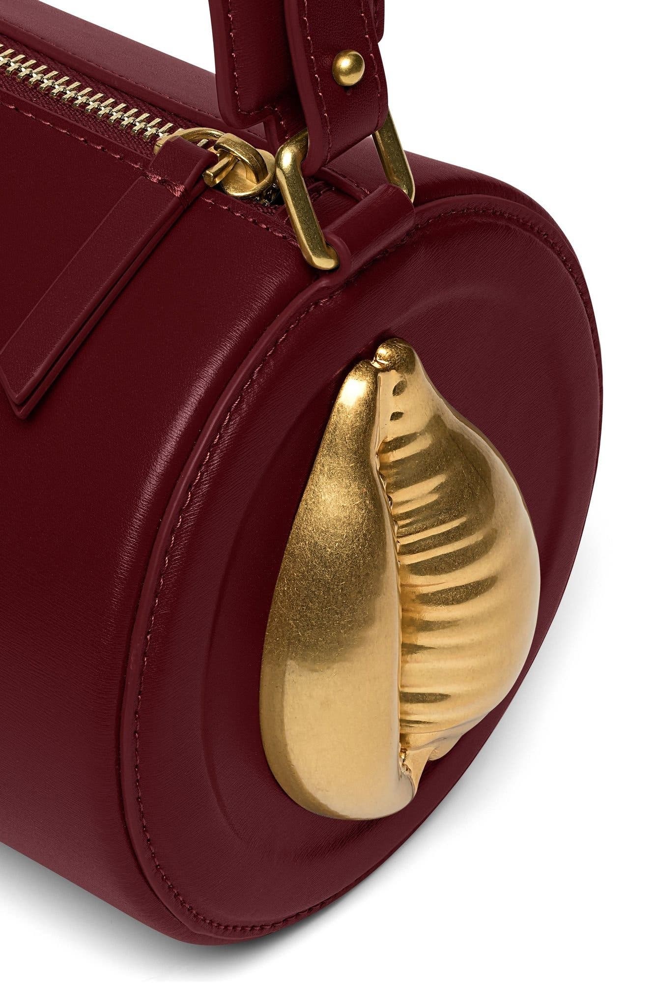 Régine Cowrie Shell, Alternate, color, Bordeaux