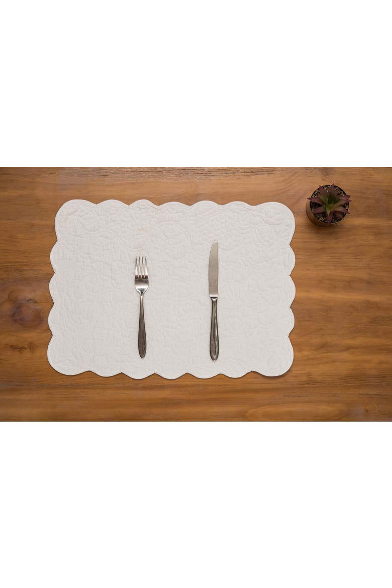 Christiana White Reversible Machine Washable Scallop Quilt Placemats Set of 6, Alternate, color, White