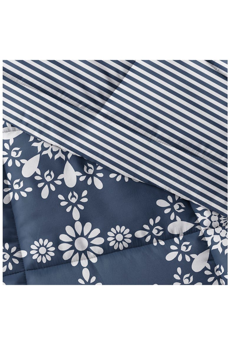 Premium Ultra Soft Daisy Medallion Reversible Down-Alternative Comforter Set, Main, color, NAVY