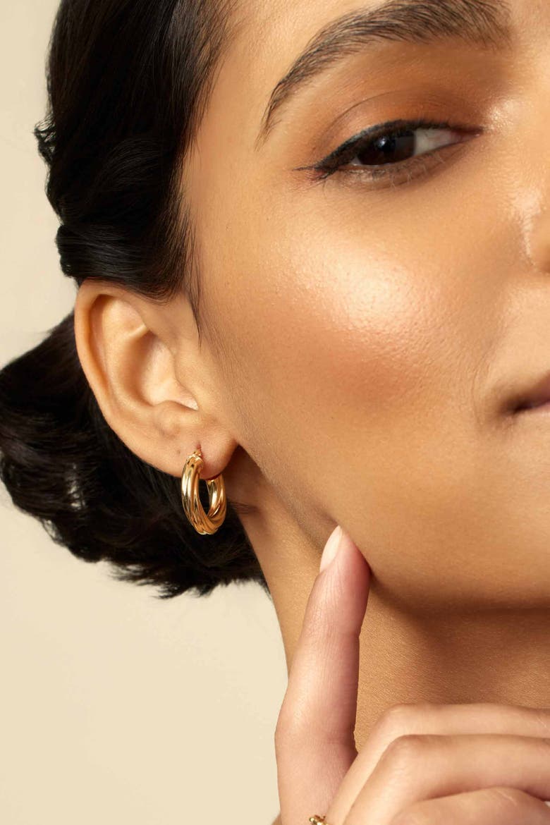 18K Yellow Gold With A Twist Midi Hoops, Alternate, color, Yellow Gold