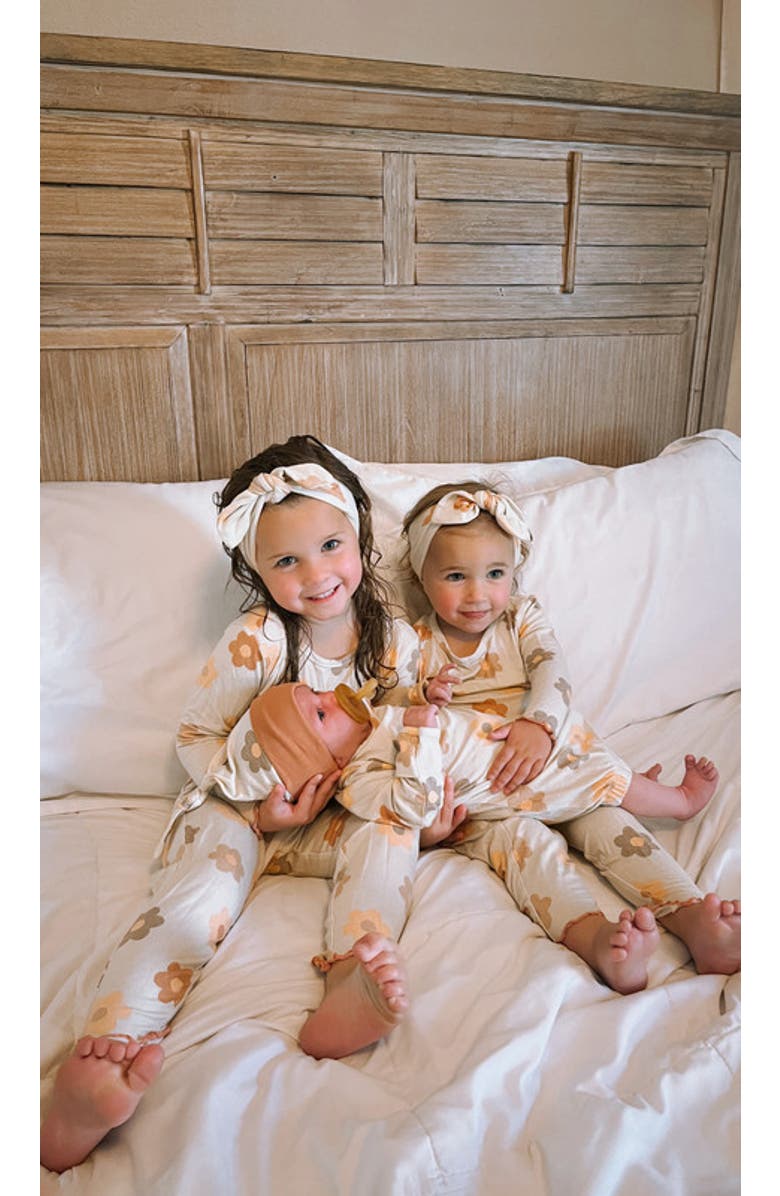 Everly Grey Charlie Fitted Long Sleeve 3-Piece Pajamas, Alternate, color, Daisies