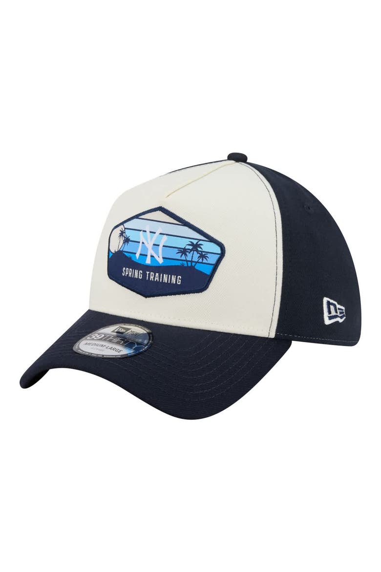 Men's New Era  Stone New York Yankees 2026 Spring Training Fan Pack Gradient 39THIRTY Flex Hat, Main, color, Stone