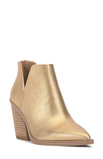 Vince Camuto Gidgeta Block Bootie In True Gold