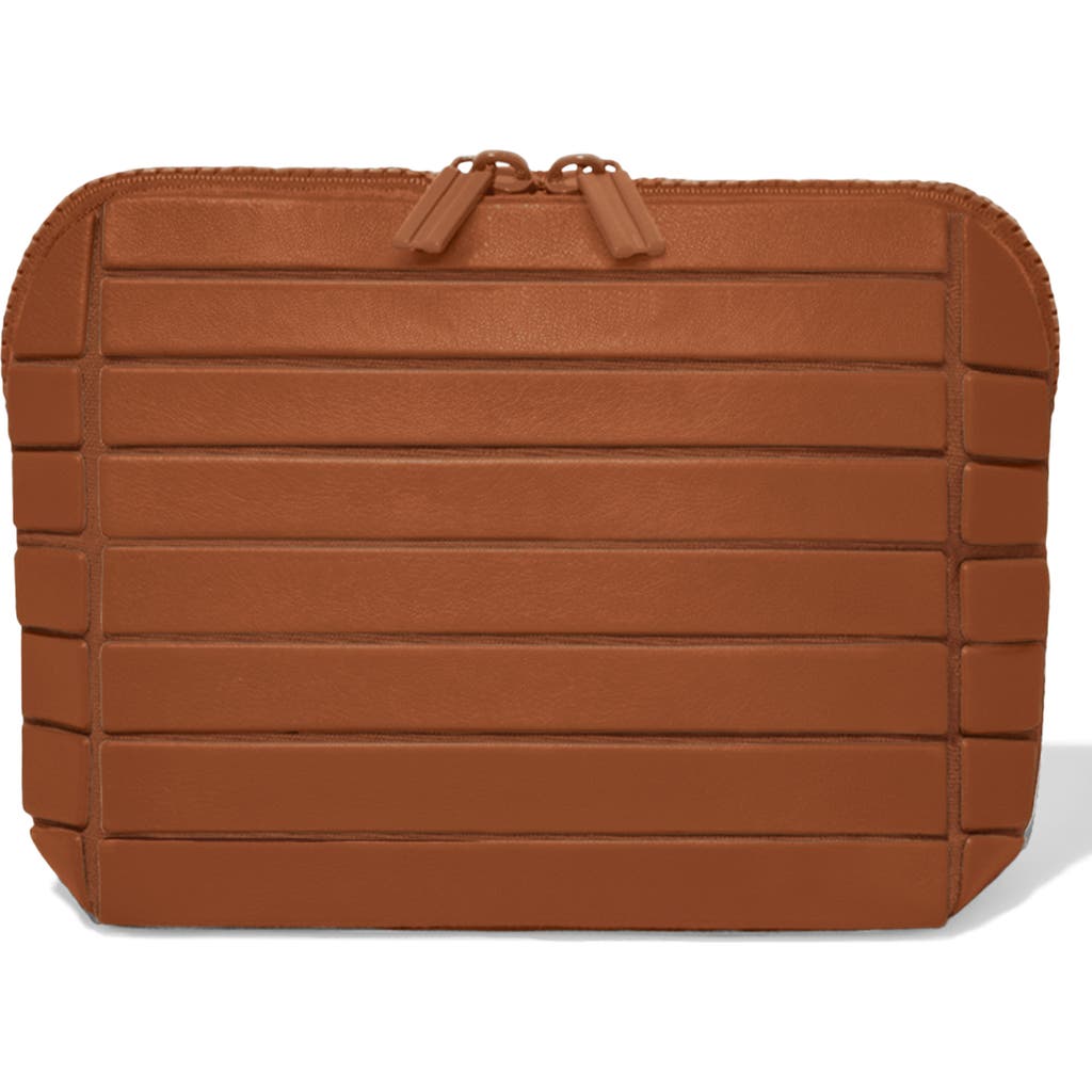 Parallelle The Small Traveler Toiletry Kit In Brown