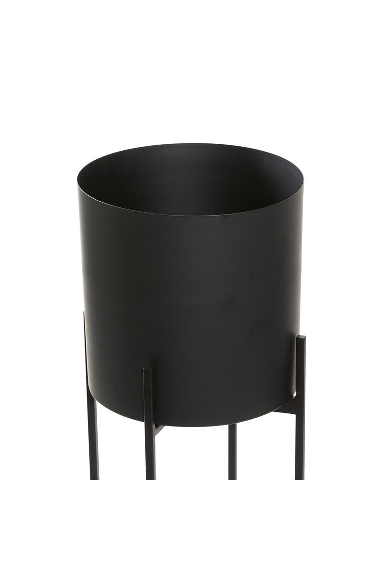 VIVIAN LUNE HOME Black Round Metal Planters - Set of 2, Alternate, color, 