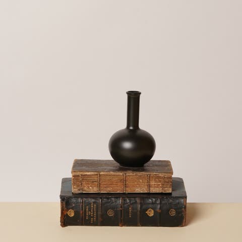 Semi-Matte Porcelain Mini Beauty Vase