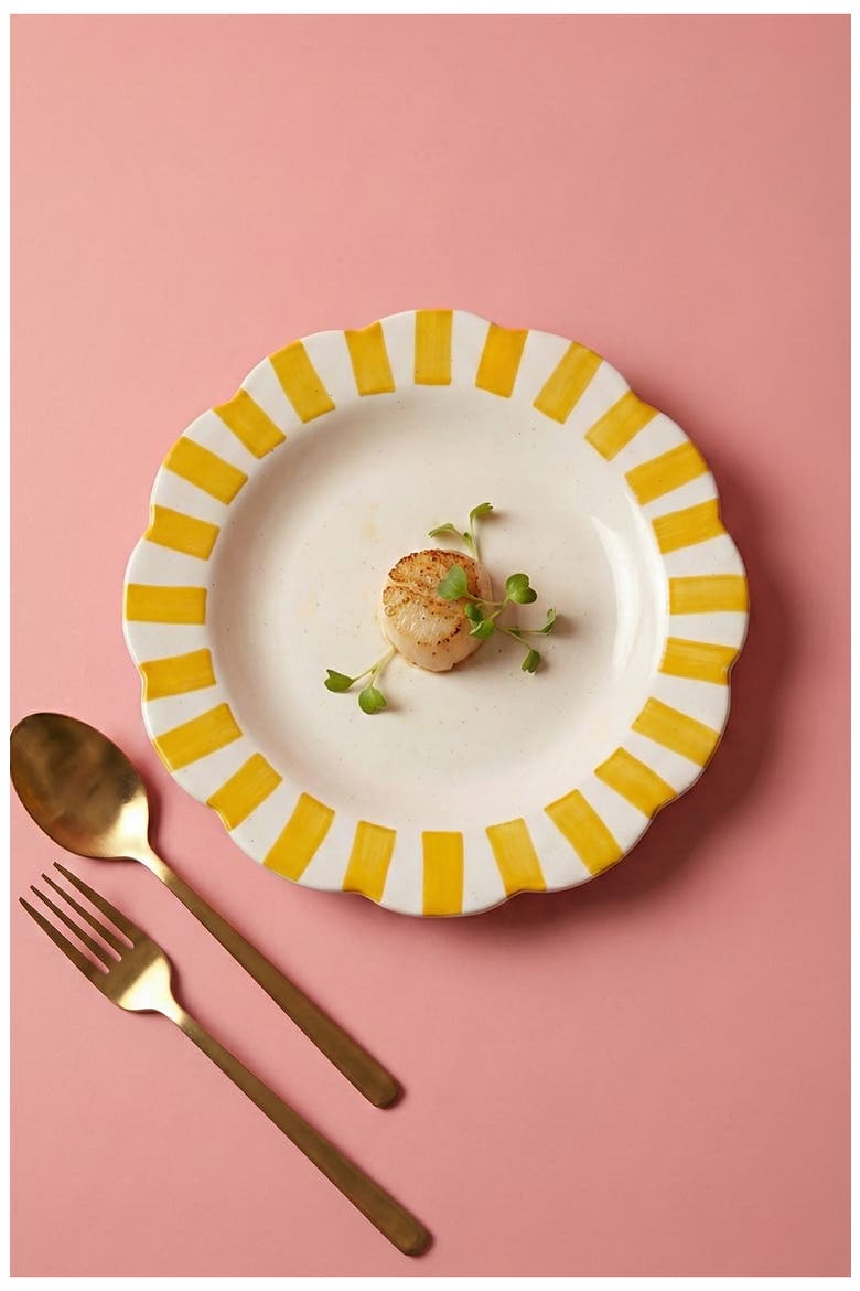 Set of 2 Scalloped Stripe Dinner Plates, Alternate, color, YELLOW