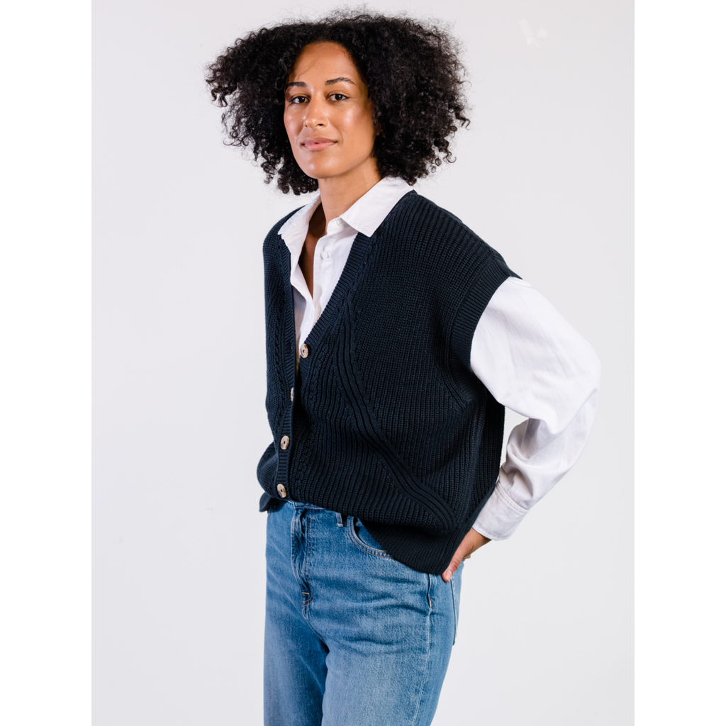 Able Jess Sweater Vest In Black